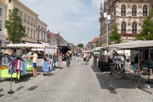 Einkaufen am Rathaus
