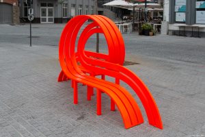 Gebogen sitzen